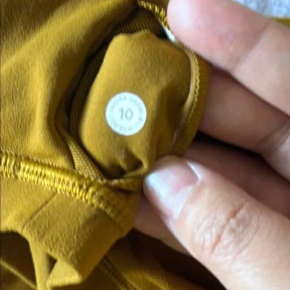 Lululemon sports bra size 10 - Picture 3 of 3